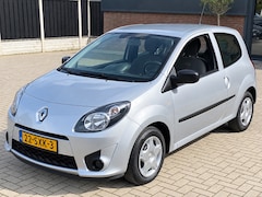 Renault Twingo - 1.2-16V Authentique NIEUWSTAAT NIEUWE DISTRIBUTIE N.A.P. AIRCO ELEKTR PAKKET