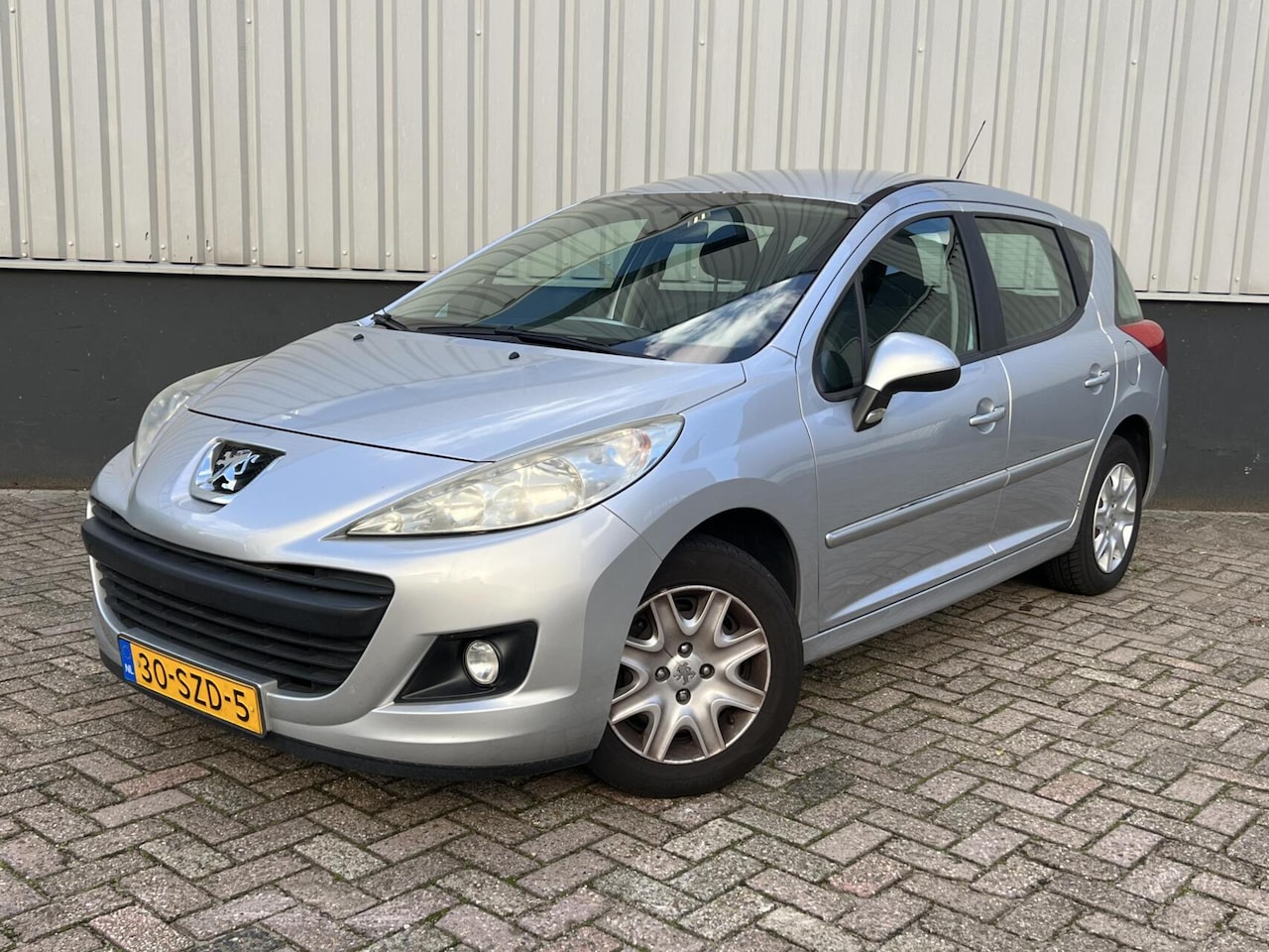 Peugeot 207 SW - 1.4 VTi 1e Eigenaar Nieuwe APK NAP - AutoWereld.nl
