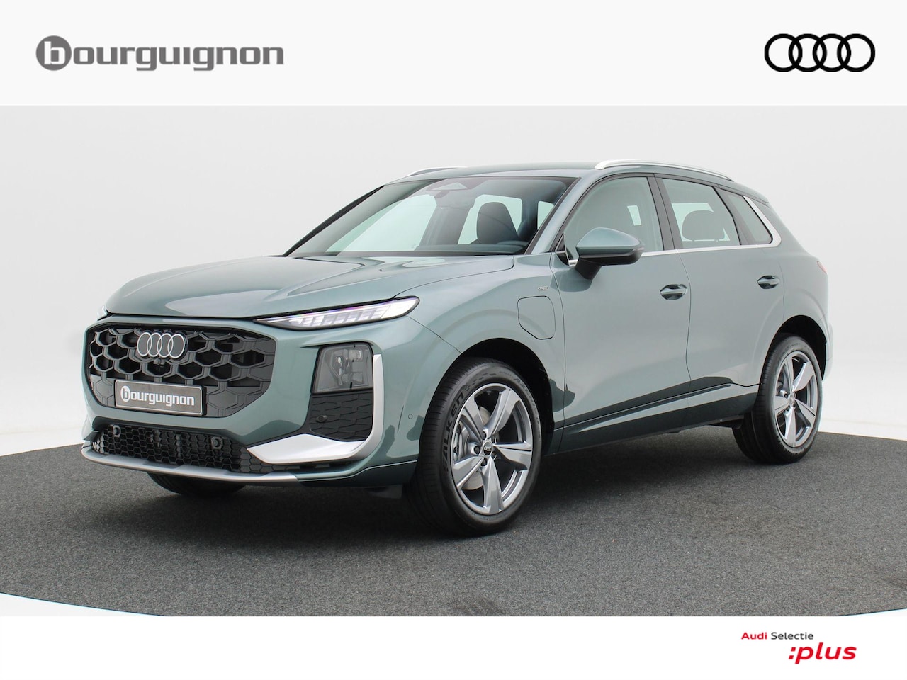 Audi Q3 - e-hybrid | S edition | 272 PK Hatchback | 19 inch | Privacyglas | Matrix Led | - AutoWereld.nl