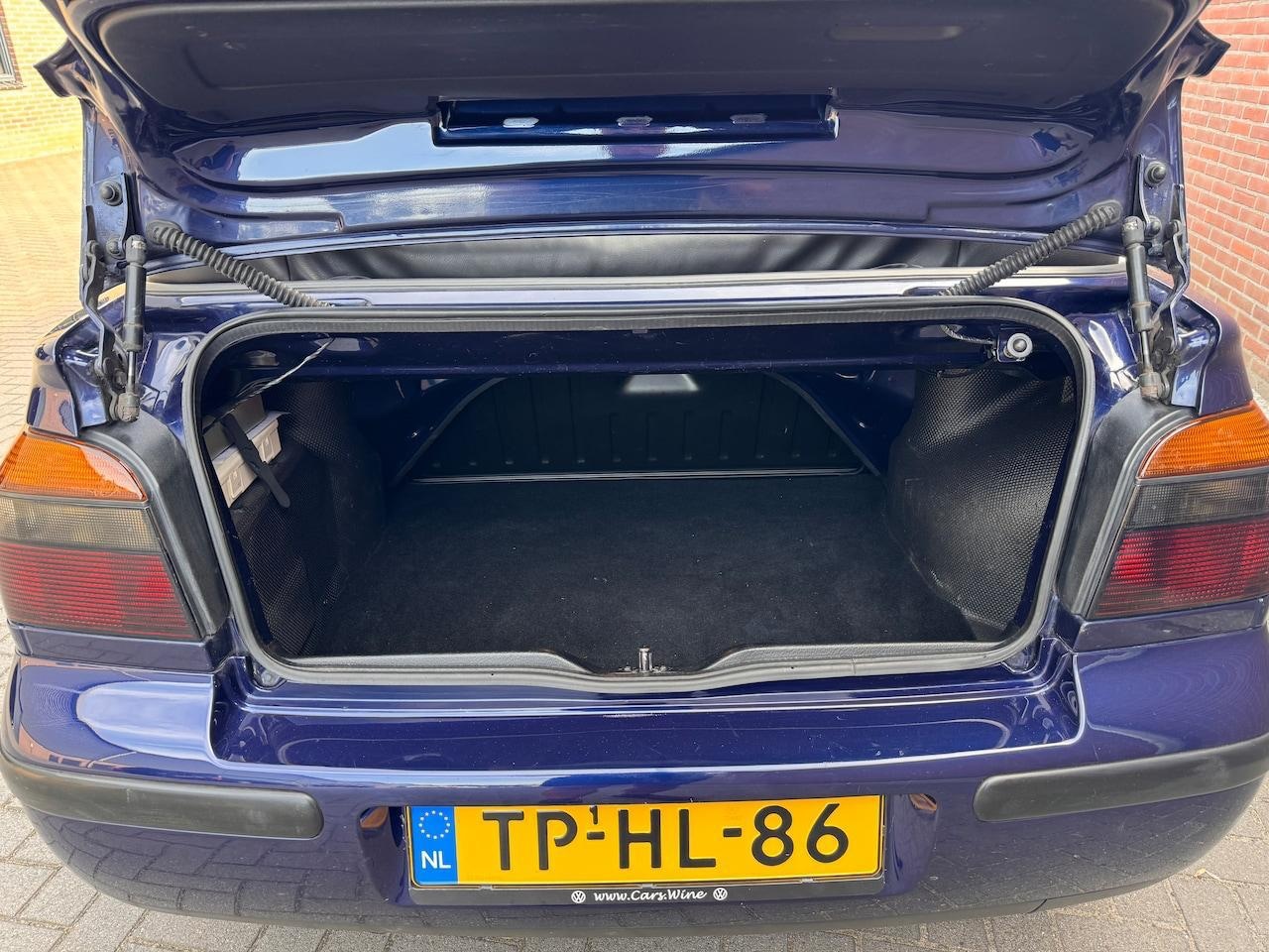 Volkswagen Golf Cabriolet - 1.8 Trendline Nette Cabriolet met slechts 153000KM!!