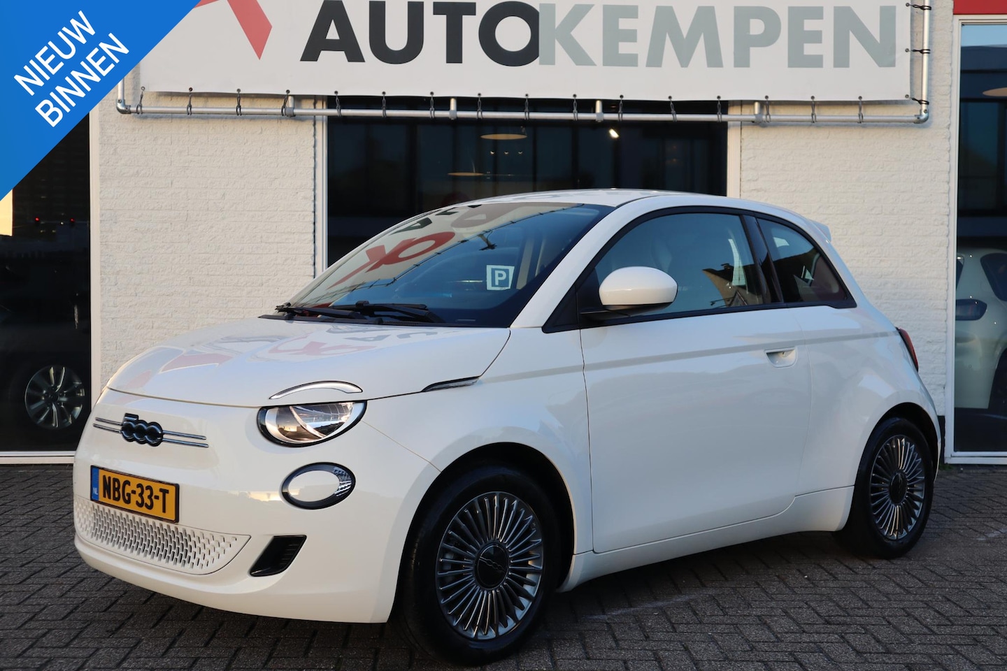 Fiat 500 - RED 42 kWh APPLE CARPLAY|+/- RANGE 270 Km!|LM-VELGEN|TOPSTAAT! - AutoWereld.nl