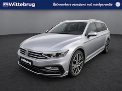 Volkswagen Passat Variant - 1.5 TSI 150pk R-Line Business + DSG Automaat Panoramadak / Navigatie / R-Line + / LED verl