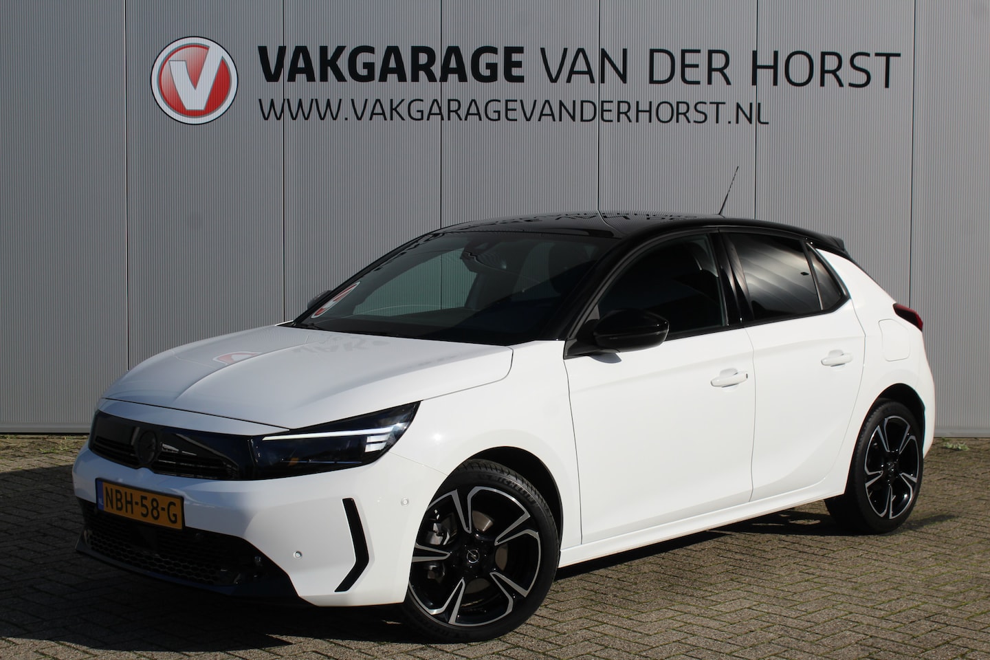 Opel Corsa - 1.2-100pk Turbo Sport. In nieuwstaat verkerende luxe Opel Corsa ! Autm. airco, cruise cntr - AutoWereld.nl