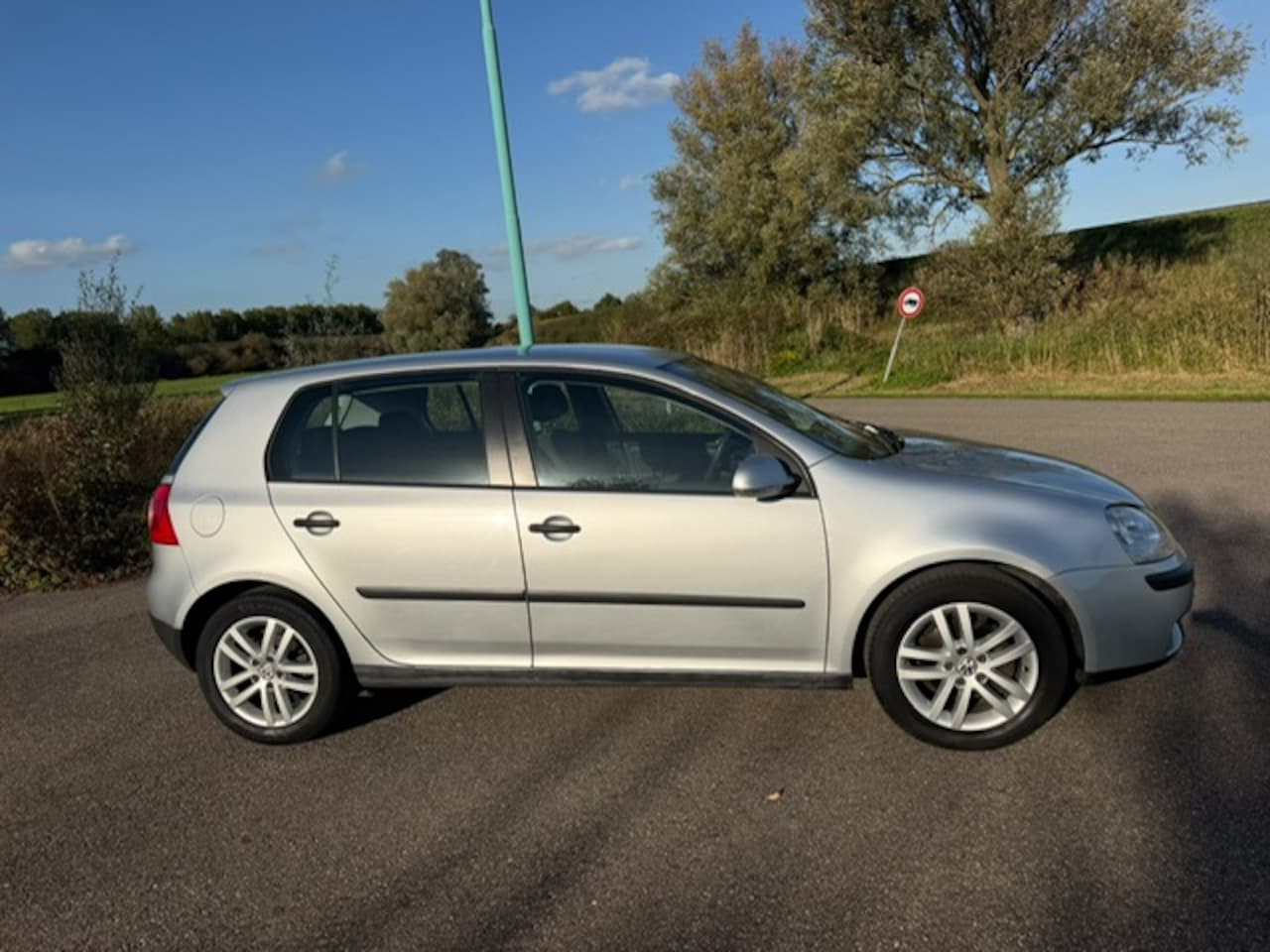 Volkswagen Golf - 1.6 FSI Trendline 1.6 FSI Trendline - AutoWereld.nl