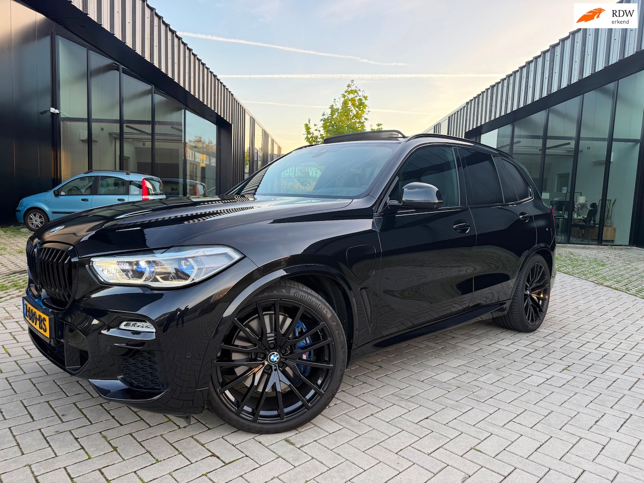 BMW X5 - XDrive45e High Executive Pano SoftClose H&K HUD - AutoWereld.nl
