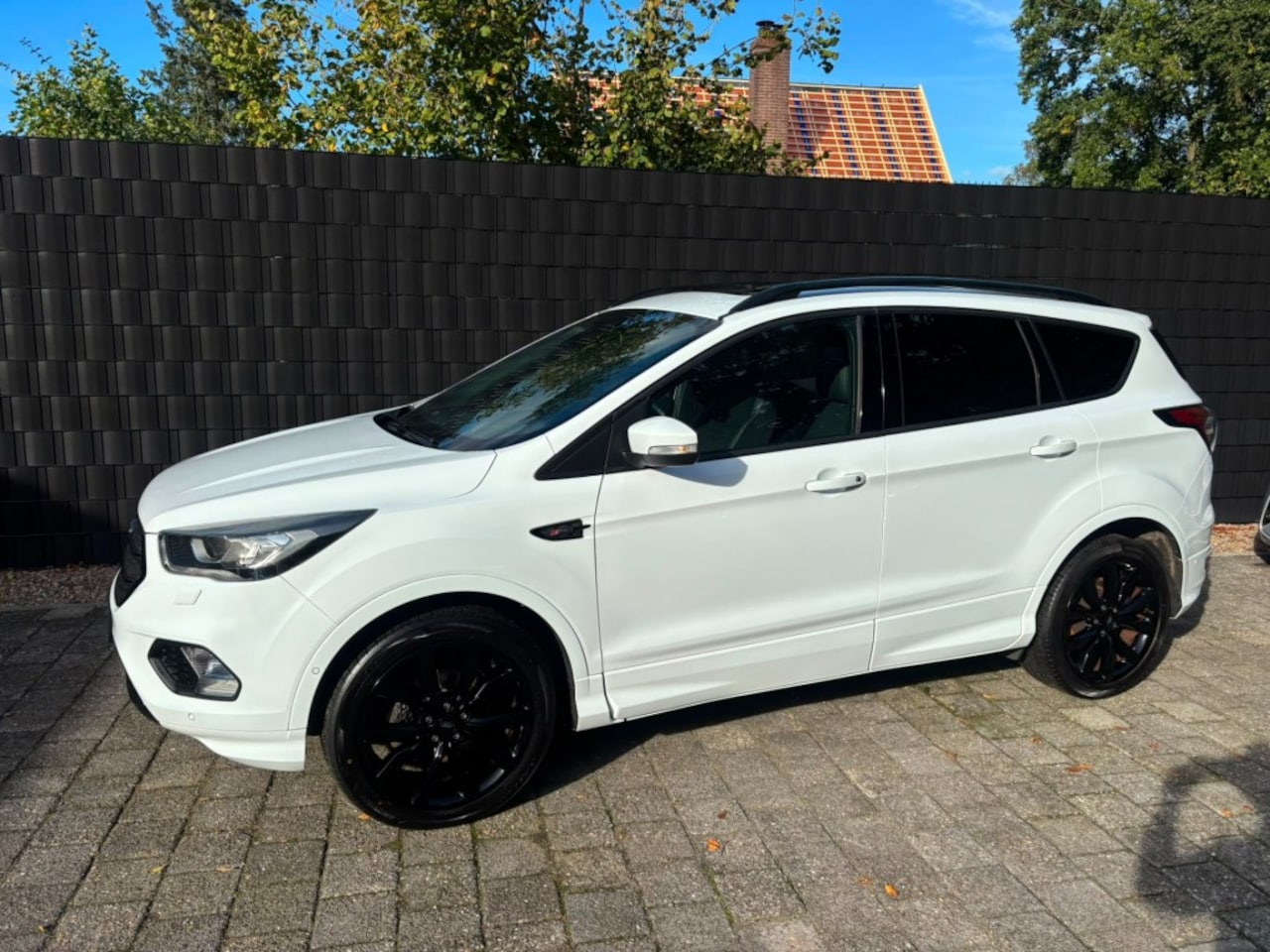 Ford Kuga - 1.5 ECOB. ST LINE - AutoWereld.nl