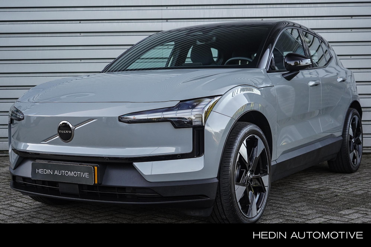 Volvo EX30 - Single Motor Extended Range Plus 69 kWh | Stoel en stuurverwarming | 20" Lichtmetalen velg - AutoWereld.nl