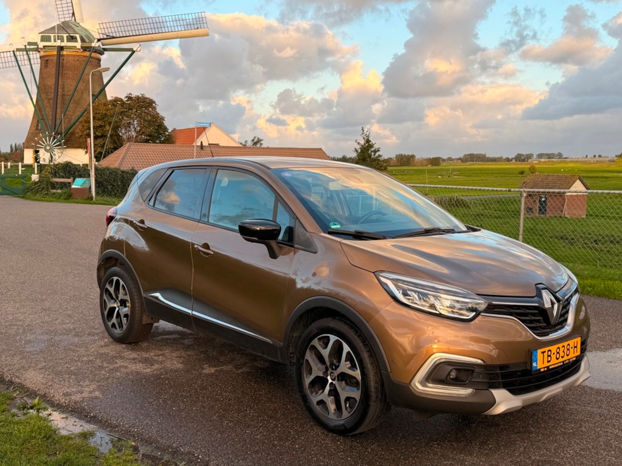 Renault Captur - 0.9 TCe Intens|All in prijs|Automatisch parking|Camera|Parkeersensoren voor en achter - AutoWereld.nl
