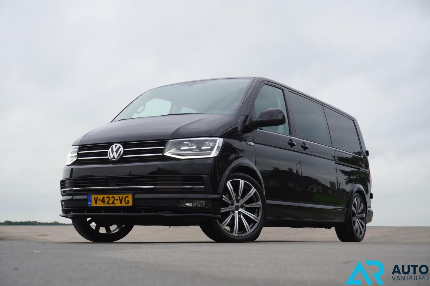 Volkswagen Transporter - 2.0 TDI L2H1 DC * LED * MARGE * LUXE - AutoWereld.nl