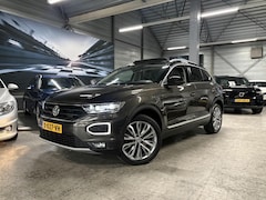 Volkswagen T-Roc - 2.0 TSI 4Motion Sport | Pano | UNIEK | Trekhaak | Leder