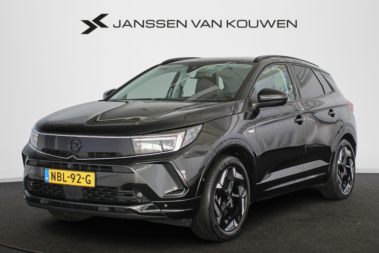 Opel Grandland - 1.6 Turbo Plug-In Hybrid 4x4 GSe 300PK Trekhaak Stuur-Stoelverwarming Keyless Camera - AutoWereld.nl
