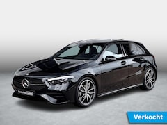 Mercedes-Benz A-klasse - 180 Star Edition AMG Line | Panoramadak | Night Pakket | Achteruitrijcamera | Sfeerverlich