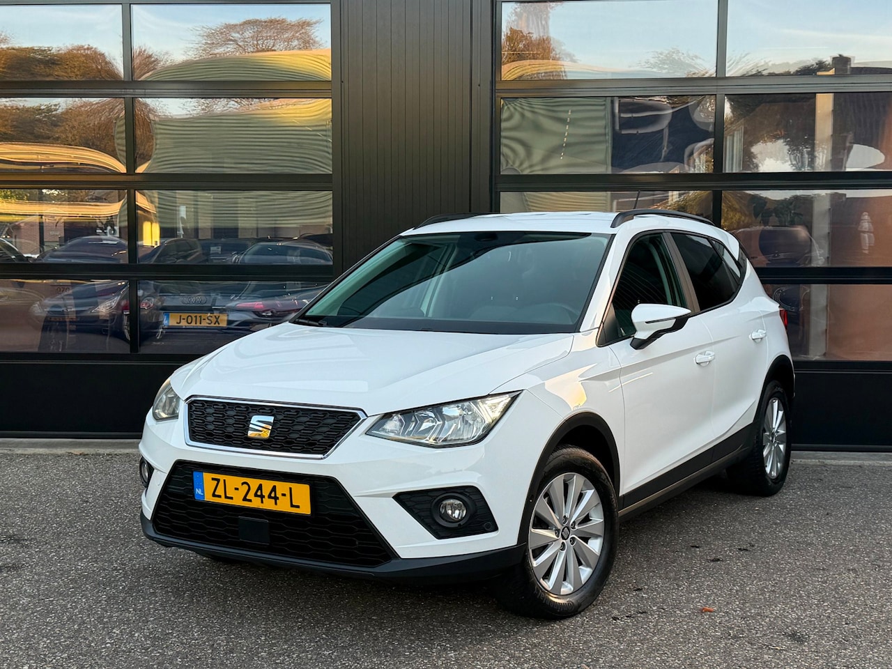 SEAT Arona - 1.0 TSI CarPlay Camera AdapCruise. Trekh. - AutoWereld.nl