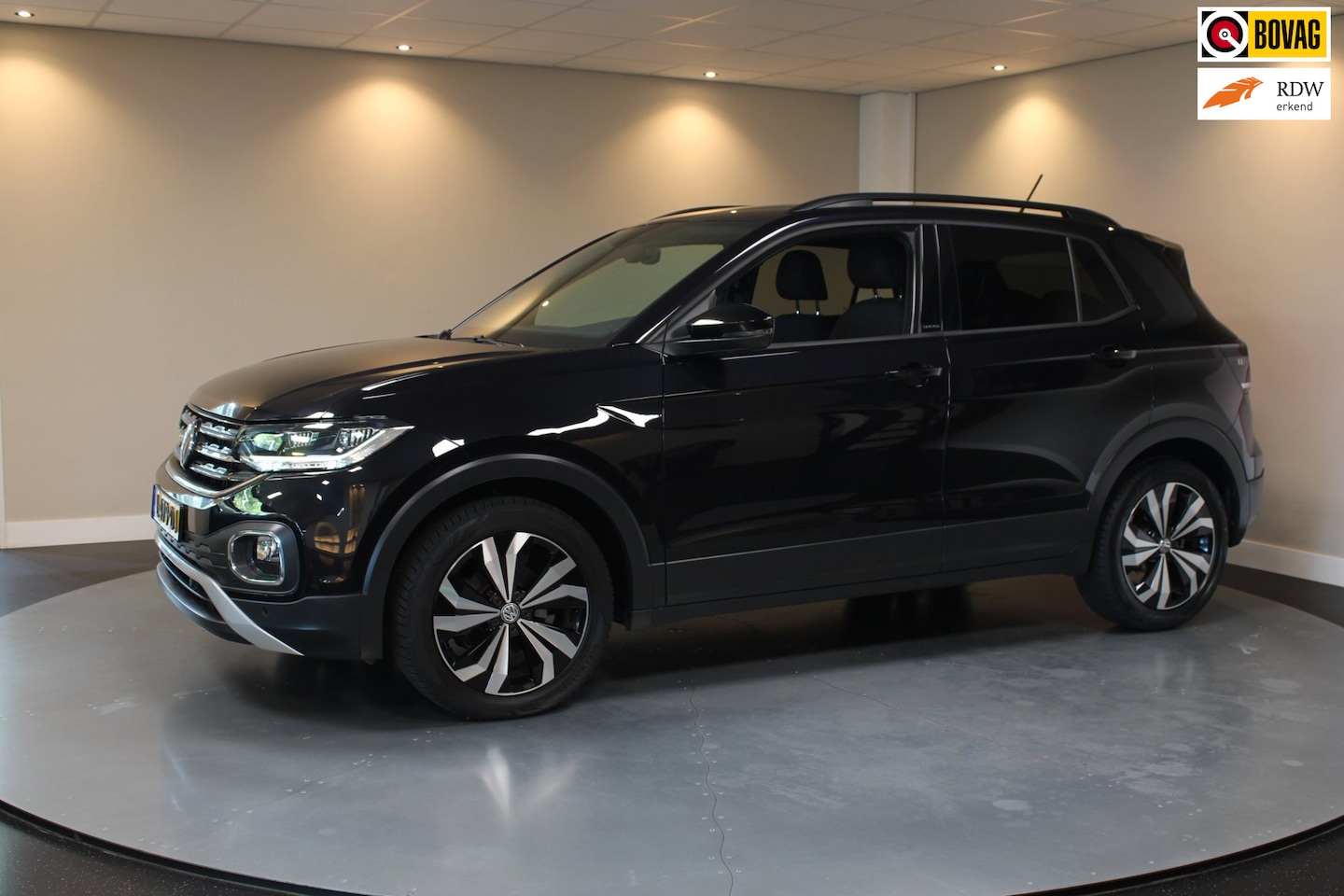Volkswagen T-Cross - 1.0 TSI United *Dealer OH* Stoelverw.|Sfeerverlichting|Virtual|BlindSP|Carplay|All-seasons - AutoWereld.nl