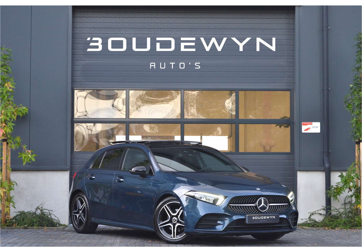 Mercedes-Benz A-klasse - 180 Business Solution AMG NAP | Pano | Carplay | Camera | Dealer OH - AutoWereld.nl
