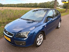 Ford Focus - 1.6-16V Futura Airco/Cruise/Trekhaak/Nieuwe APK