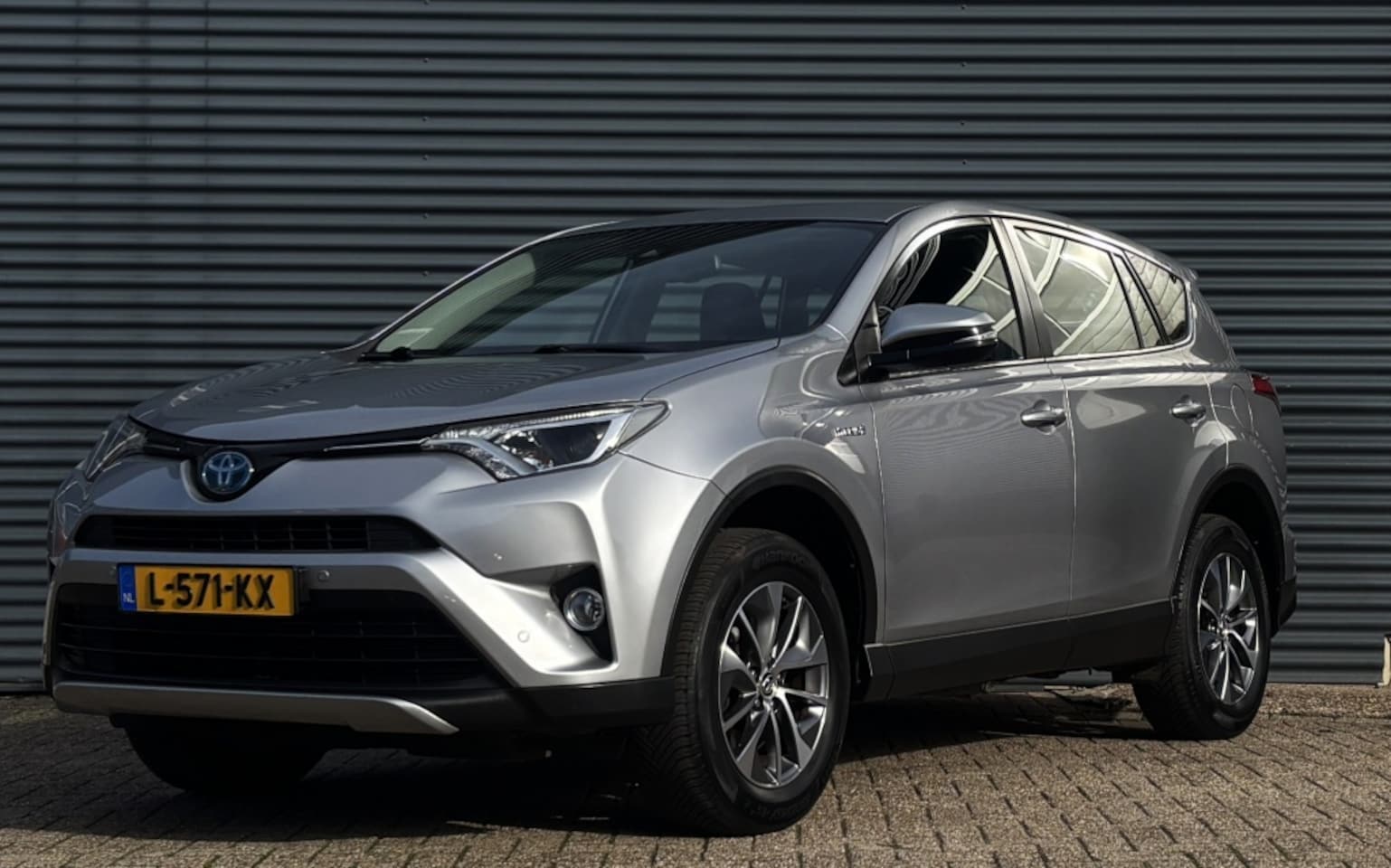 Toyota RAV4 - 2.5 VVT-i Hybrid 155pk 2WD Aut - AutoWereld.nl