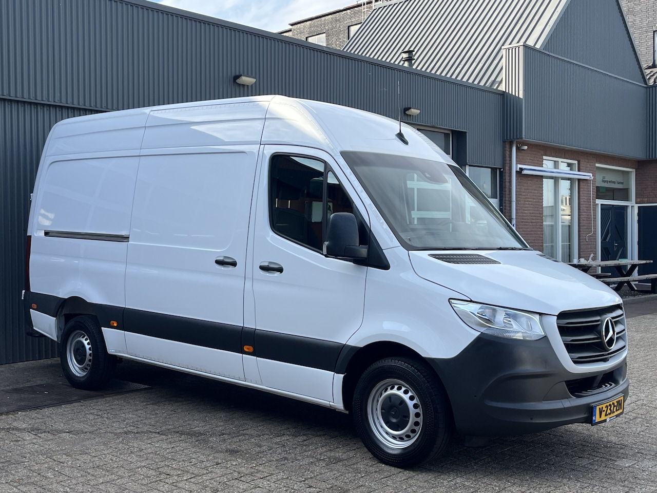 Mercedes-Benz Sprinter - 314 2.2 CDI L2H2 Kastinrichting Airco Cruise controle Stuurwielbediening Trekhaak 2800kg t - AutoWereld.nl