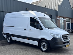 Mercedes-Benz Sprinter - 314 2.2 CDI L2H2 Kastinrichting Airco Cruise controle Stuurwielbediening Trekhaak 2800kg t