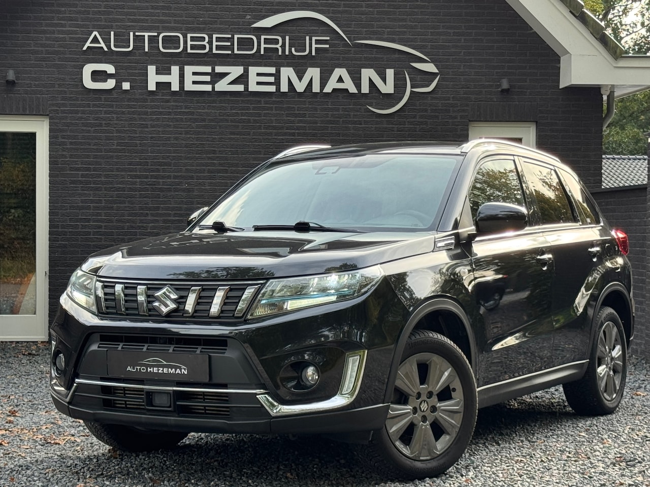 Suzuki Vitara - 1.4 130PK Style Smart Hybrid 1E EIGENAAR DEALEROH AFN TREKHAAK VOL OPTIES - AutoWereld.nl