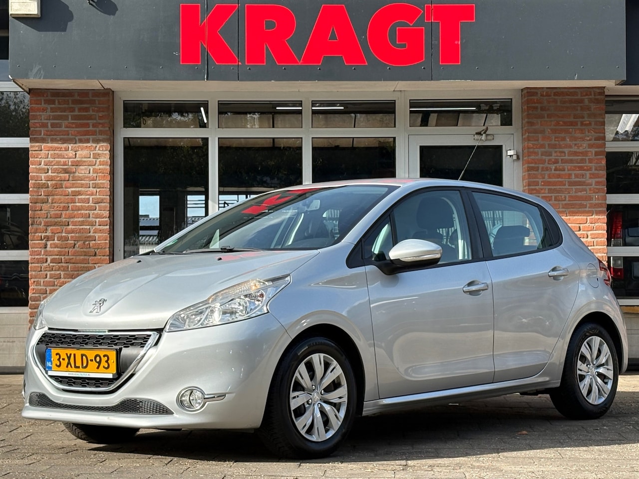 Peugeot 208 - Active 1.2 VTi 82 pk - 5drs - airco - zuinig! - AutoWereld.nl