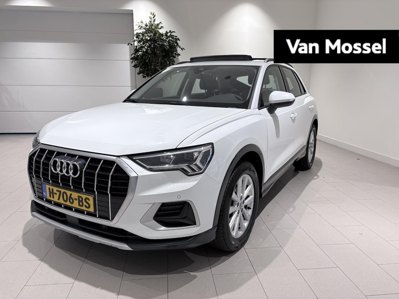 Audi Q3 - 35 TFSI Pro Line business Airco | Achteruitrij camera | Parkeerhulp voor en achter | Cruis - AutoWereld.nl