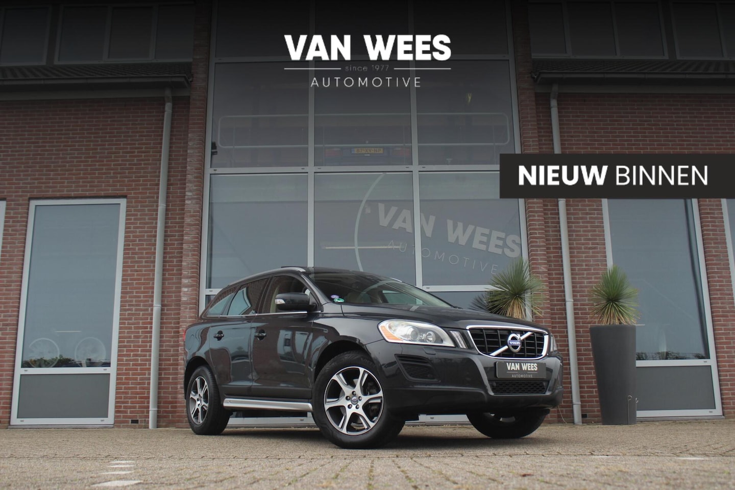 Volvo XC60 - 2.0 T5 Summum | NL auto | Automaat | Dakraam | Xenon | Cruise control | Leer| Memory | Nav - AutoWereld.nl