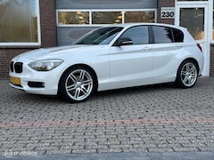 BMW 1-serie - 118i Business NAVIGATIE/STOEL.VW/MISTLAMPEN