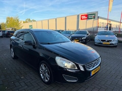 Volvo V60 - 1.6 T3 Summum