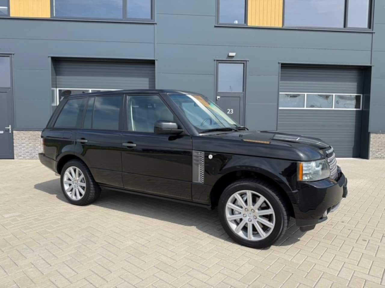 Land Rover Range Rover - 5.0 V8 Supercharged 5.0 V8 Supercharged - AutoWereld.nl