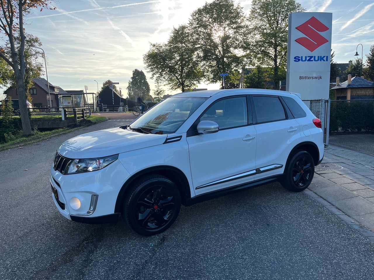 Suzuki Vitara - 1.4 Sport Automaat // Trekhaak // Door ons onderhouden // Spoiler // Sport pakket // Rijkl - AutoWereld.nl