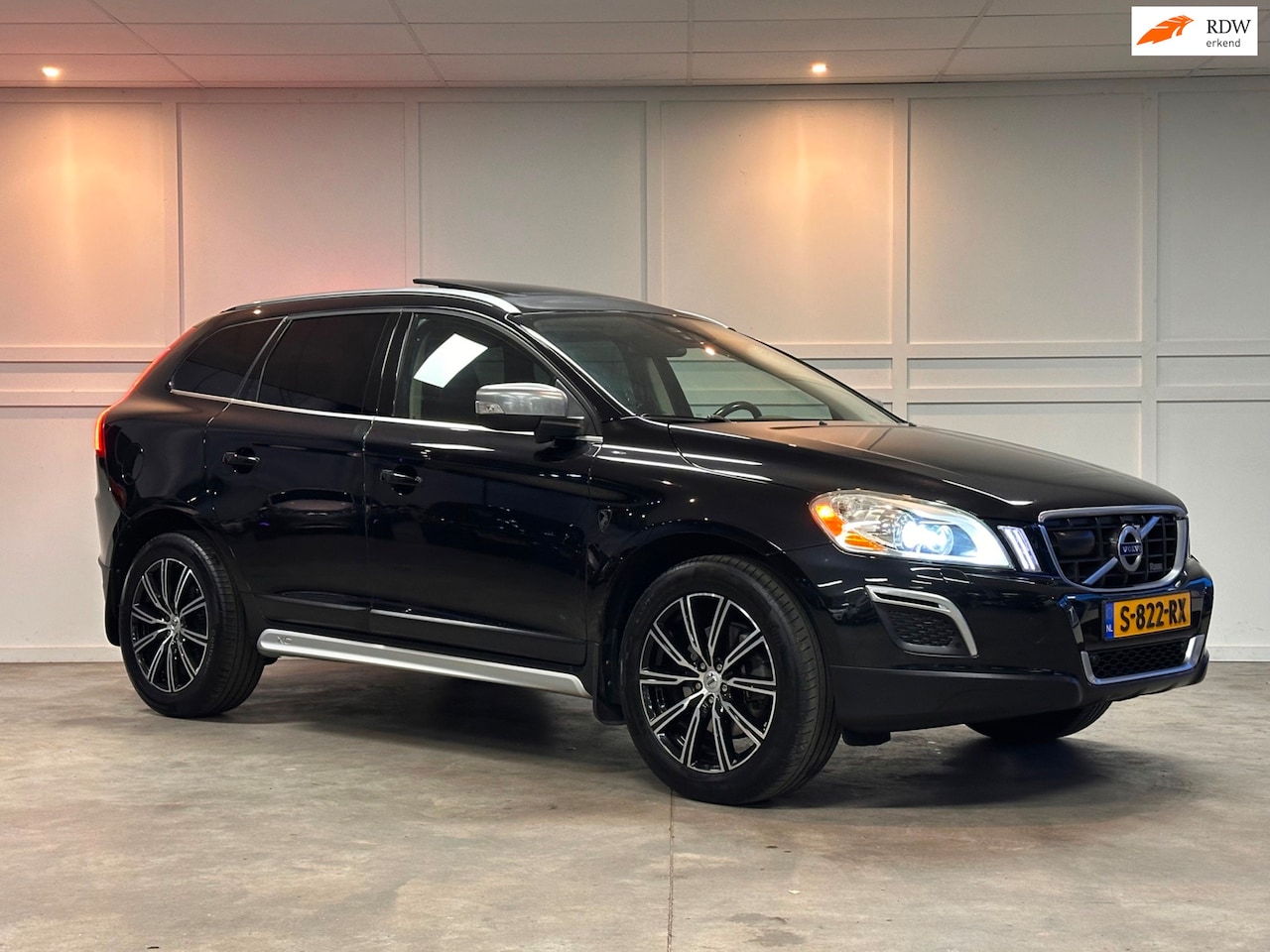 Volvo XC60 - 2.0 T5 Summum / Leer / Pano / Trekhaak / Automaat - AutoWereld.nl