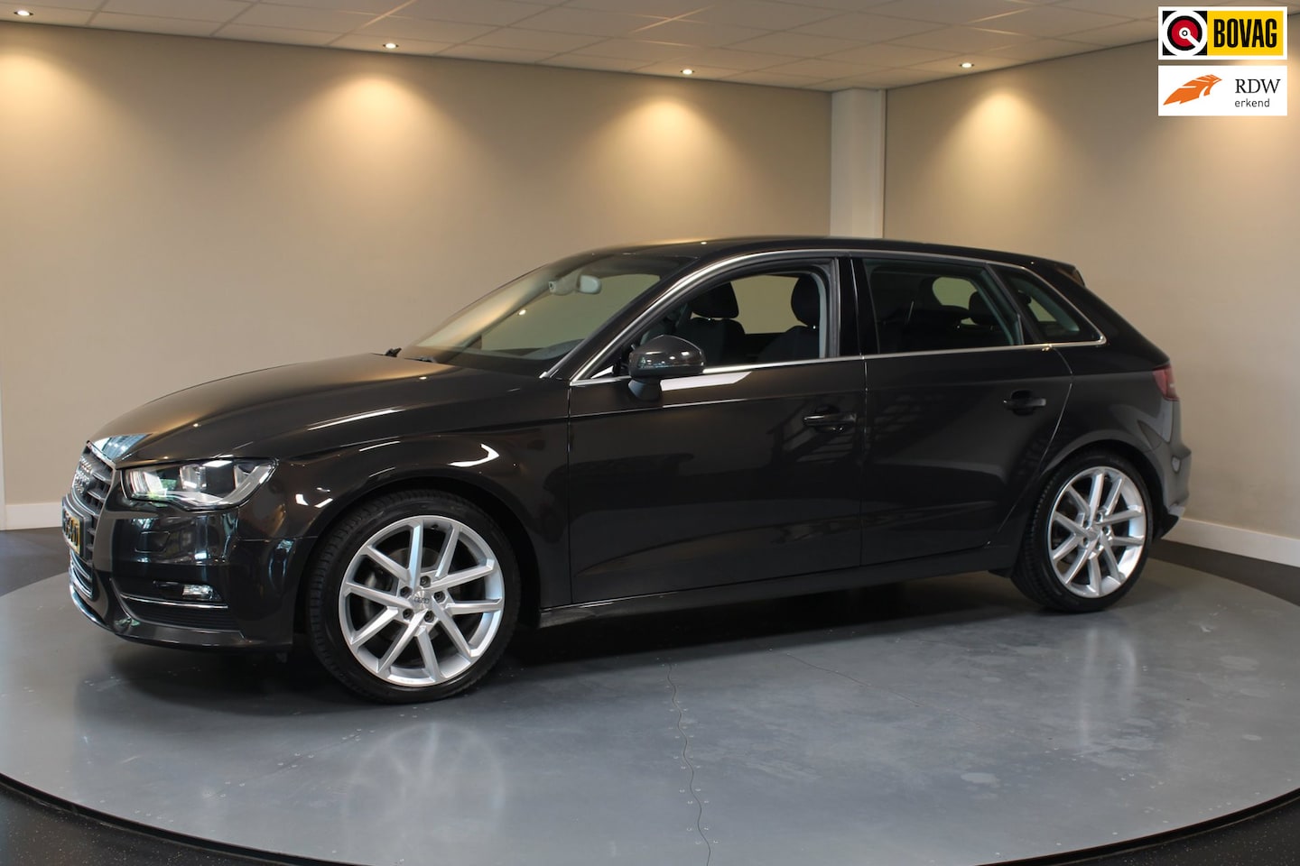 Audi A3 Sportback - 1.4 TFSI CoD Ambition Pro Line plus *Carplay* Stoelverw.|Dashcam|Trekhaak|Cruise|Climate|P - AutoWereld.nl