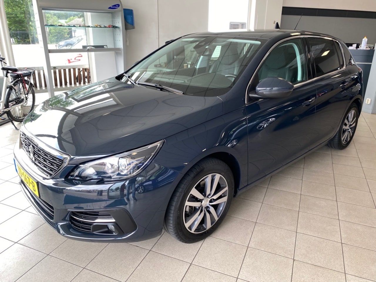 Peugeot 308 - 1.2 PureTech Allure 1.2 PureTech 130pk Allure - AutoWereld.nl