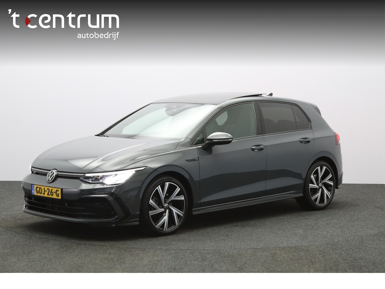 Volkswagen Golf - 1.5 eTSI 150 PK Automaat R-Line Business, Panoramadak, 18" LM, Winterpakket, Carplay - AutoWereld.nl