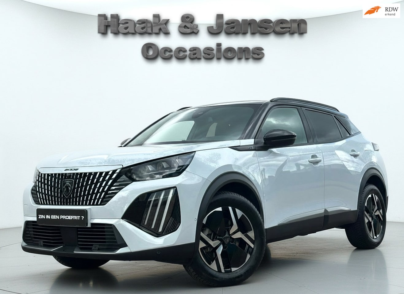 Peugeot 2008 - 1.2 Hybrid 145 GT Navi Acc Clima Stoelverwarming - AutoWereld.nl
