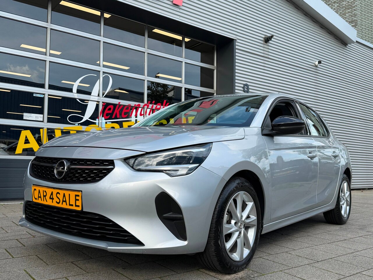 Opel Corsa - 1.2 Elegance Business - 13.087 KM - Navigatie / Apple CarPlay I Airco I Sport velgen I PDC - AutoWereld.nl