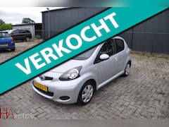 Toyota Aygo - 1.0-12V Ambiance 5 deurs stuurbekrachtiging