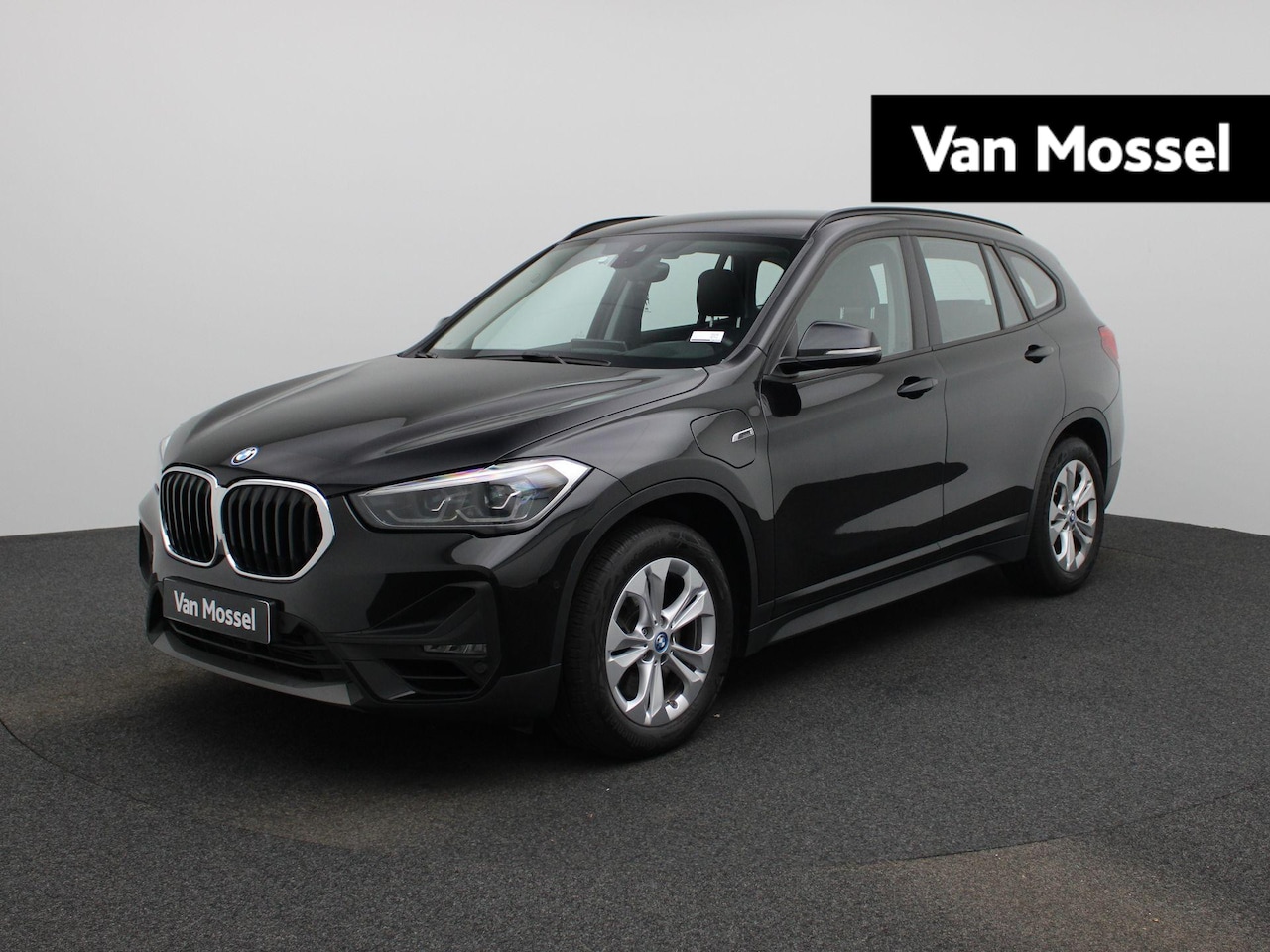 BMW X1 - xDrive25e Executive | ACHTERUITRIJCAMERA | ELEKTRISCHE KOFFERKLEP | STOELVERWARMING | TREK - AutoWereld.nl