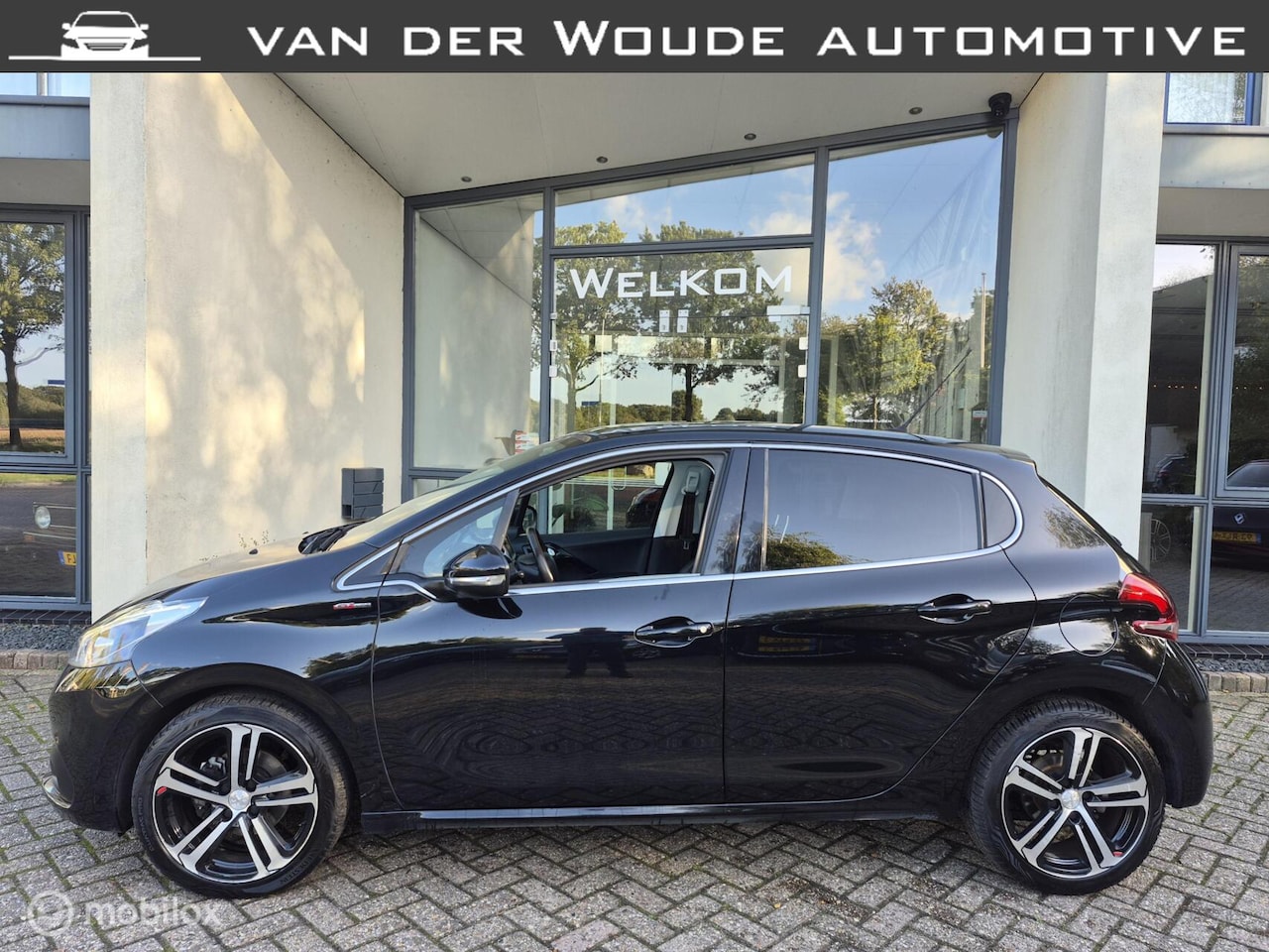 Peugeot 208 - 1.2 PureTech GT-line 5DRS|Panodak|Carplay|Camera - AutoWereld.nl