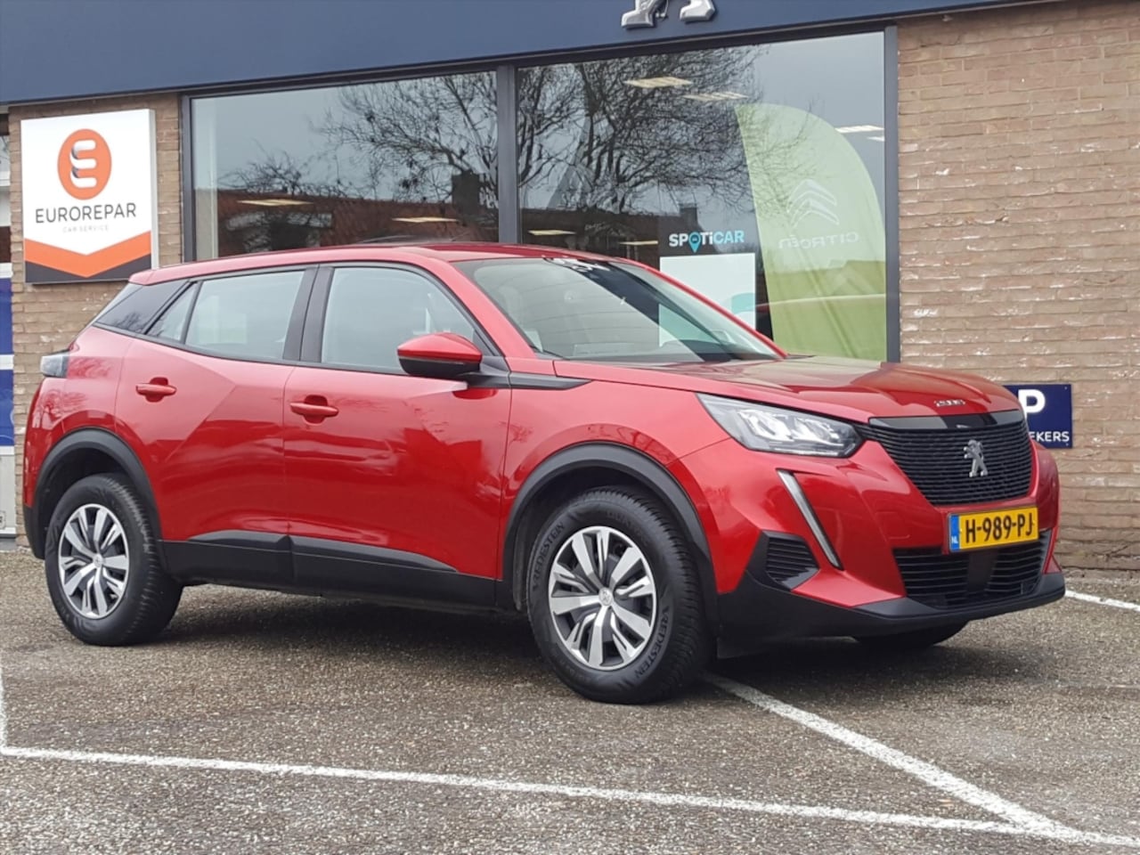 Peugeot 2008 - 1.2 100pk Active Apple Carplay & Android Auto | Navigatie | Cruise control | Airco | Parke - AutoWereld.nl