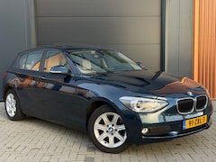 BMW 1-serie - 118d Upgrade Edition|Dealer Onderhouden|Pano|Trekhaak|Camera|Groot Scherm|Cruise Control