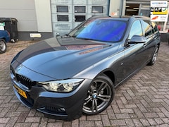 BMW 3-serie Touring - 320i 2018 M-SPORT LEDER NAP LUXE CARPLAY