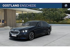 BMW 5-serie - 530e M Sport Automaat / Trekhaak / Panoramadak / Comfortstoelen / Comfort Access / Harman