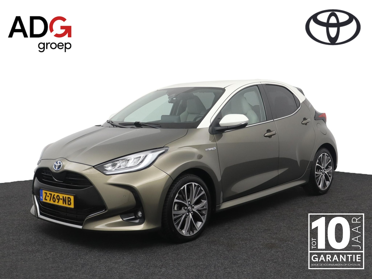 Toyota Yaris - 1.5 Hybrid Executive | Leder - Stof bekleding | Stoelverwarming | Dashcam | Parkeersensore - AutoWereld.nl