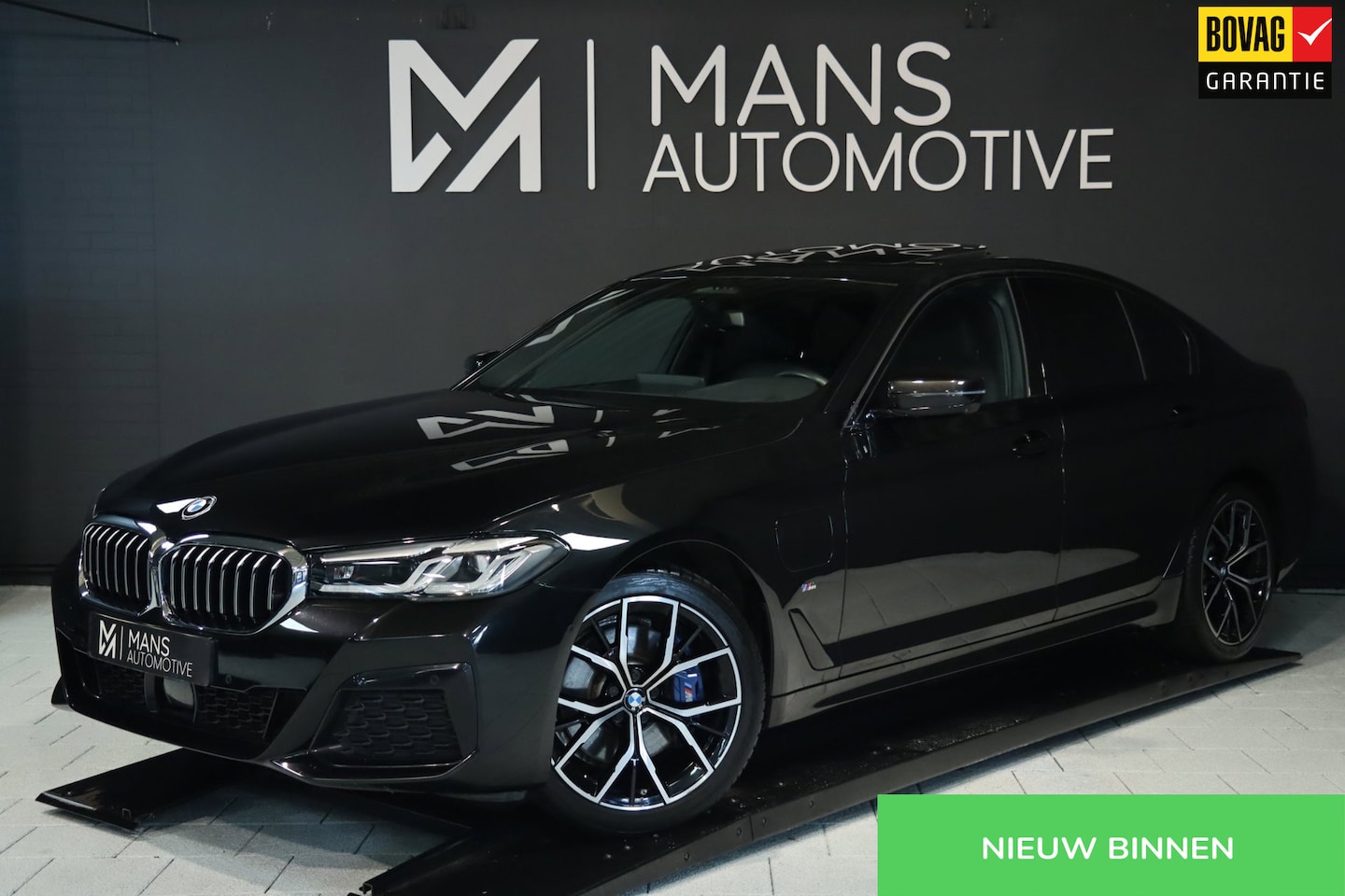 BMW 5-serie - 530e High Executive M Sport / PANO / HK / 360 / MEMORY / LEDER - AutoWereld.nl
