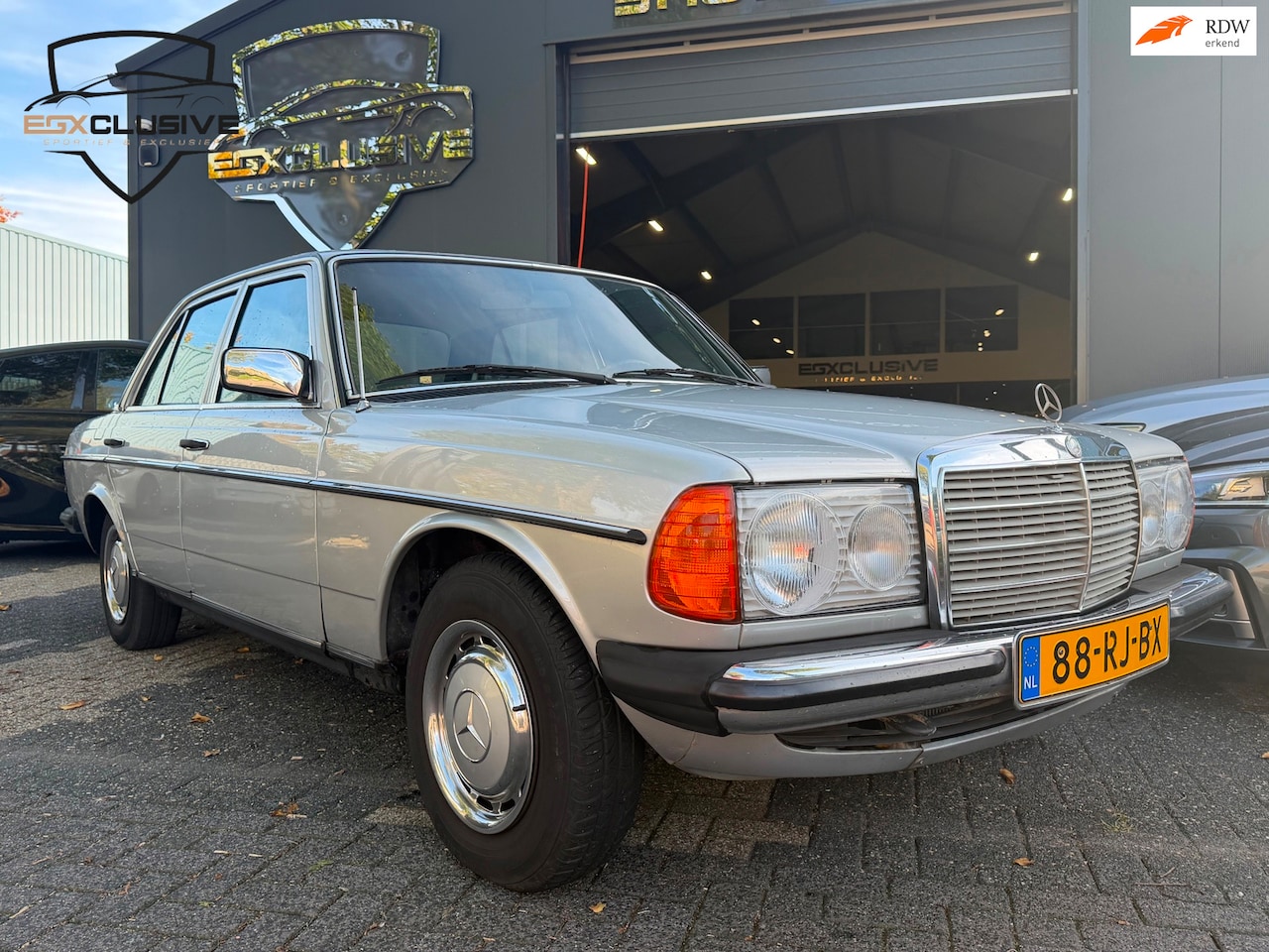 Mercedes-Benz 200-280 (W123) - 300 D 5 cyl. Automaat - AutoWereld.nl