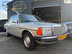 Mercedes-Benz 200-280 (W123) - 300 D 5 cyl. Automaat