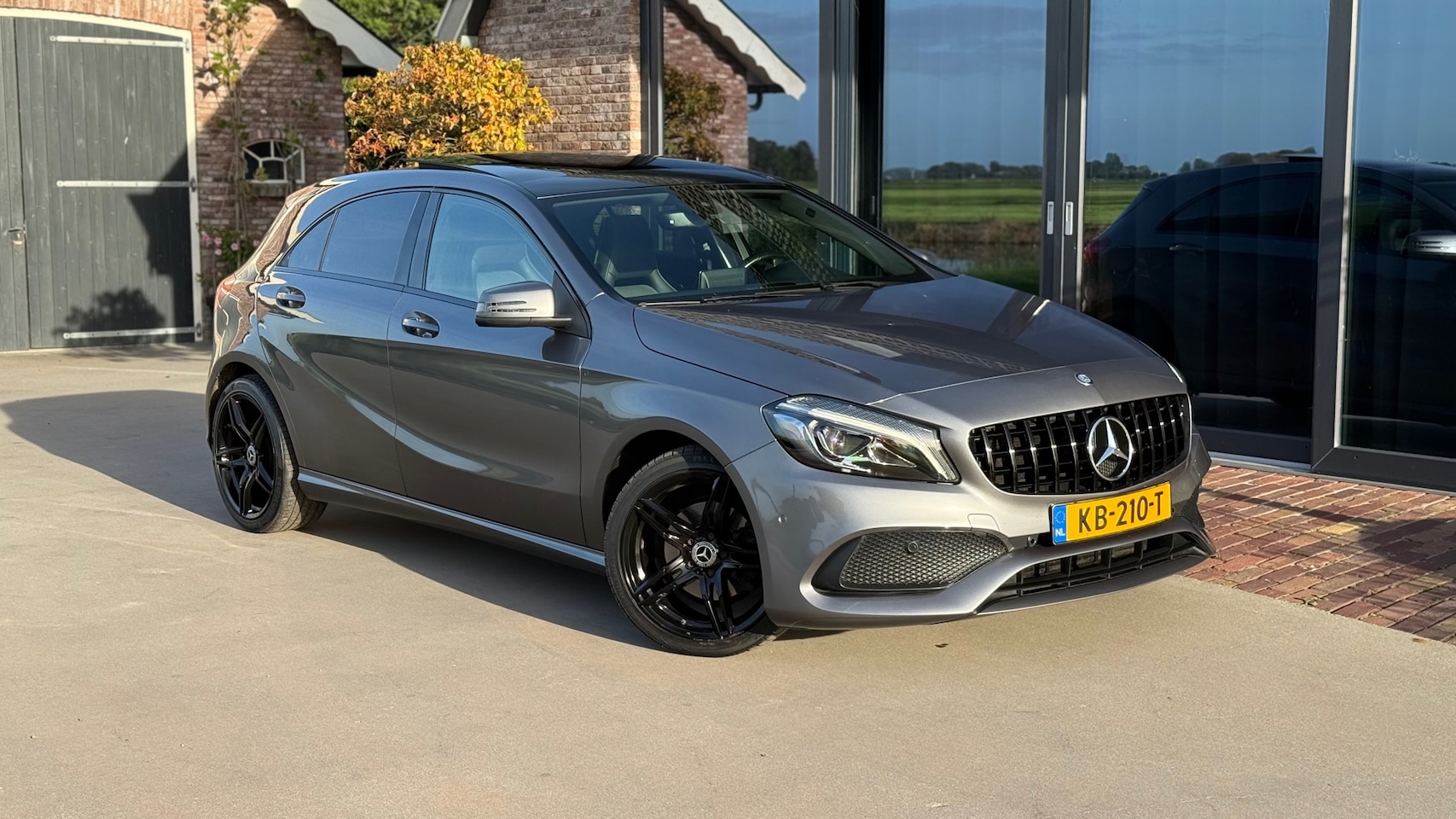 Mercedes-Benz A-klasse - AMG Pakket Panoramadak LED 180 Ambition - AutoWereld.nl
