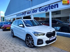 BMW X1 - SDrive18i Executive / M-Pakket / Apple Carplay & Android Auto / Camera /